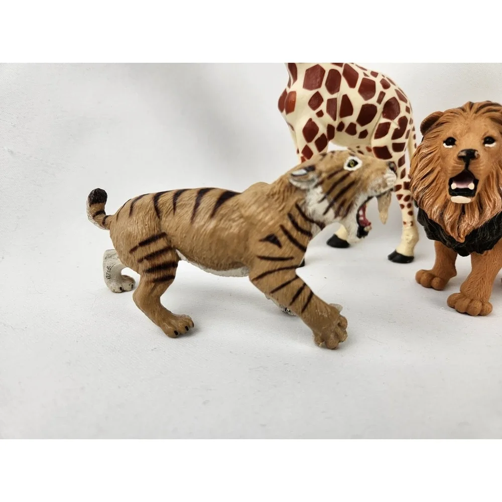 Vtg Safari Jungle Animals Elephant‎ Baby Tiger Lion Warthog Saber tooth Figures
